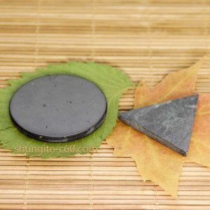 shungite circle and soapstone triangle compact