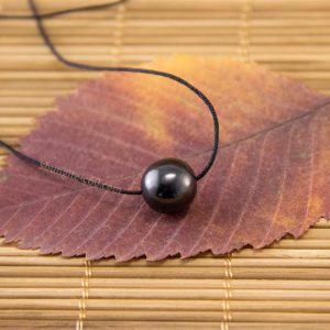 Black Pearl Necklace