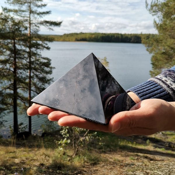 shungite pyramid 12 cm