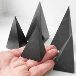 shungite pyramid high 6 cm