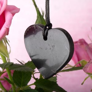 shungite pendant HEART Love side view