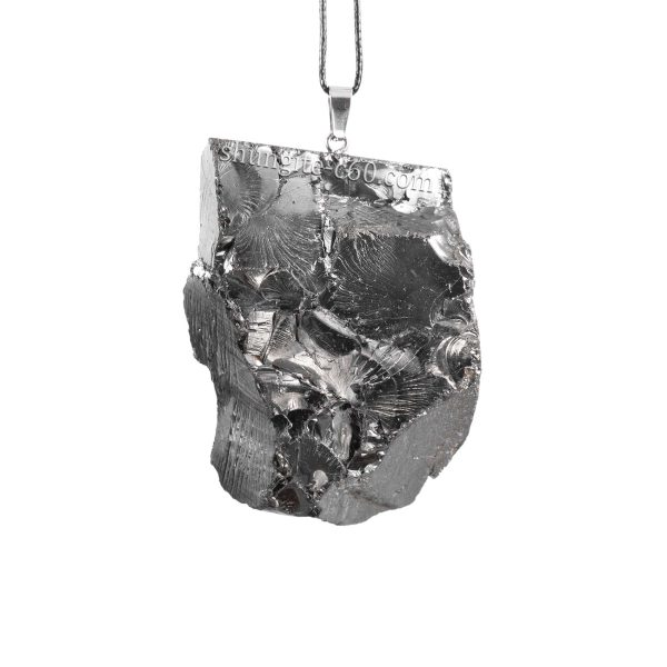 Variable shape of a natural rock pendant